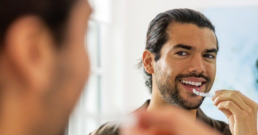 mascherine trasparenti per denti uomini e donne